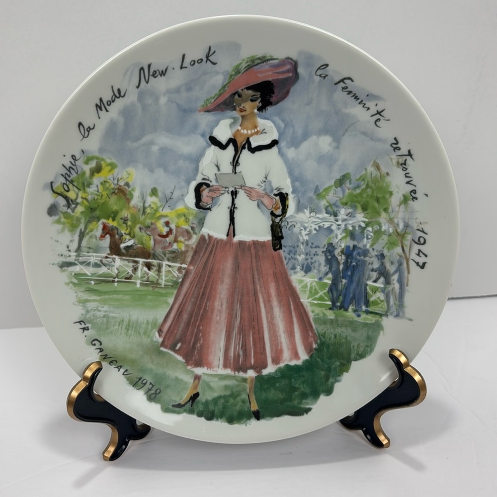 D’Arceau Limoges Collector’s Plate Sophie la Mode New Look 1947 Collector Plate